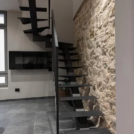 La Porta Blu Apartment *