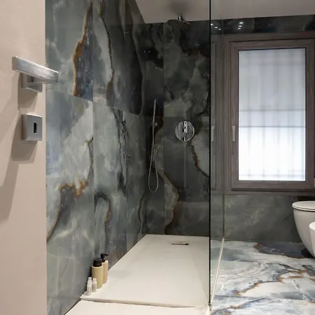 La Porta Blu Apartment *